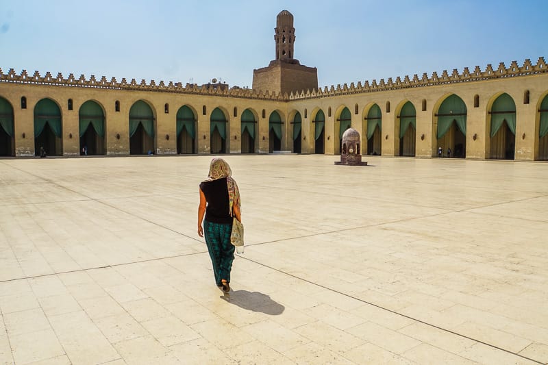 al-hakim-mosque-islamic-cairo-walking-tour